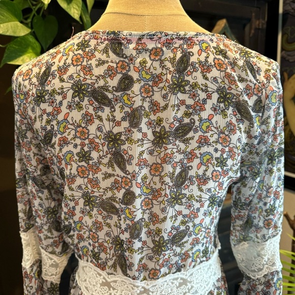 Altar’d State Floral Chiffon Retro Peasant top - Picture 7 of 16